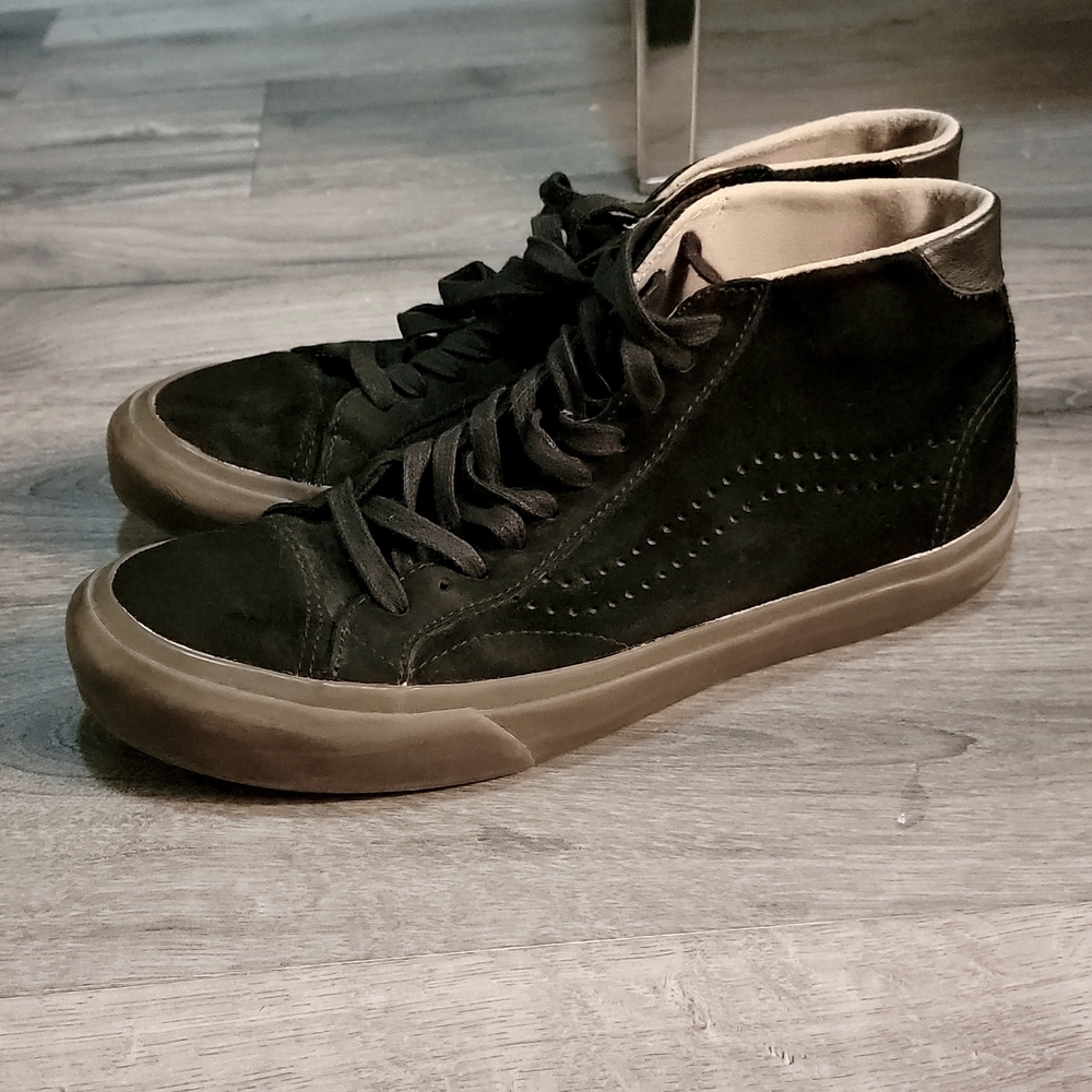 VANS Black Suede Midrise US8.5